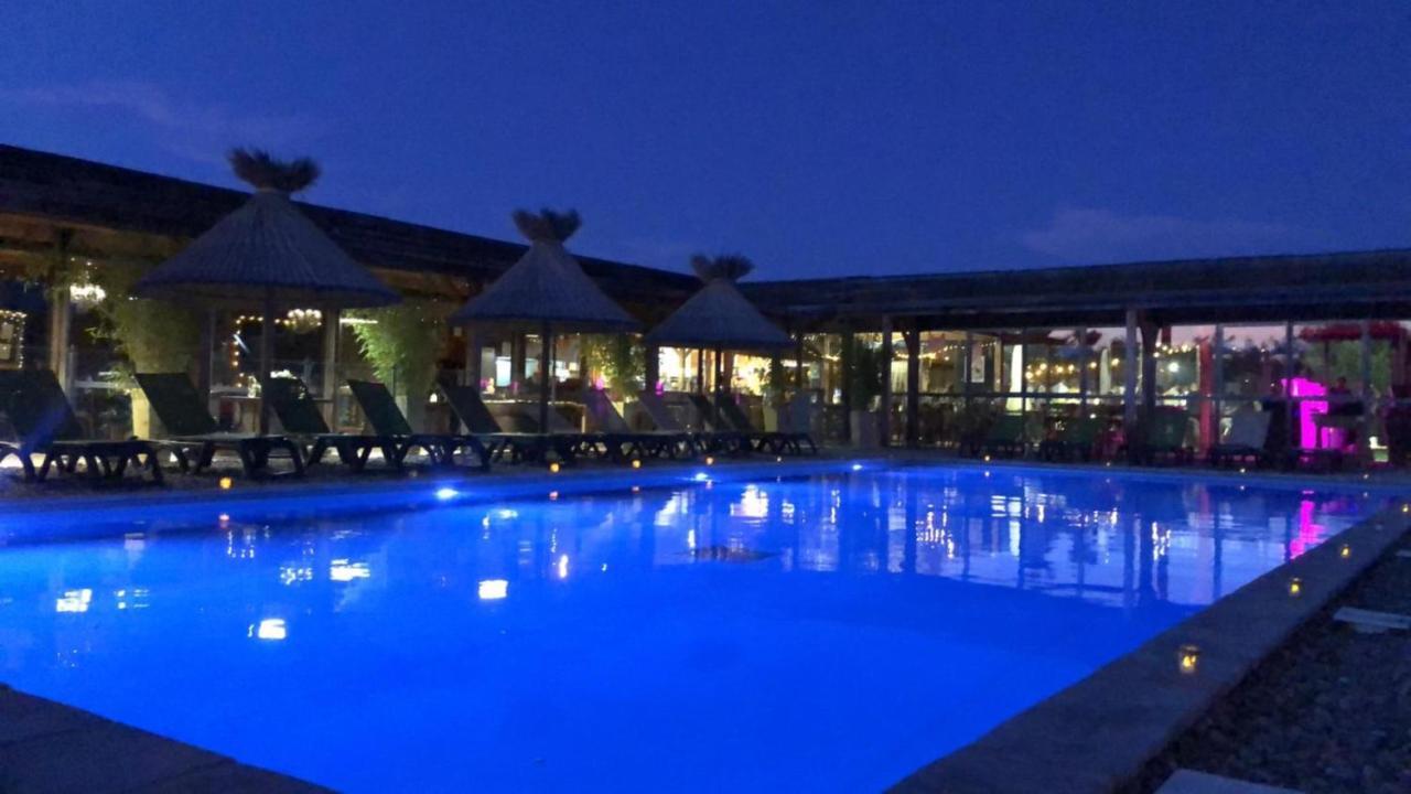 Lodges En Provence - Ecogites & Restaurant Insolites Richerenches Exteriör bild